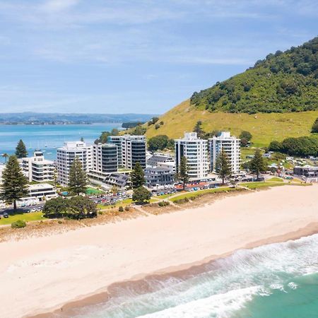 Apartmán Oceanside Bliss - Absolute Beachfront - Uninterrupted Ocean Views With Pool Mount Maunganui Exteriér fotografie