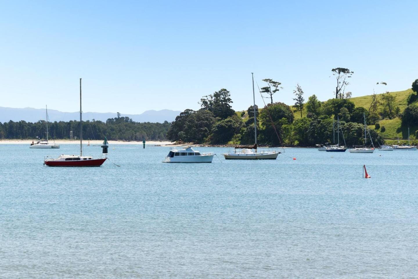 Apartmán Oceanside Bliss - Absolute Beachfront - Uninterrupted Ocean Views With Pool Mount Maunganui Exteriér fotografie