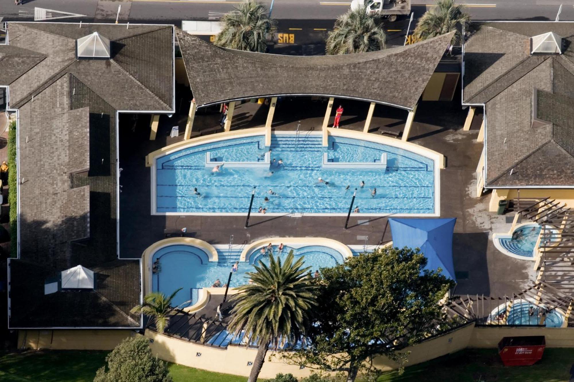 Apartmán Oceanside Bliss - Absolute Beachfront - Uninterrupted Ocean Views With Pool Mount Maunganui Exteriér fotografie