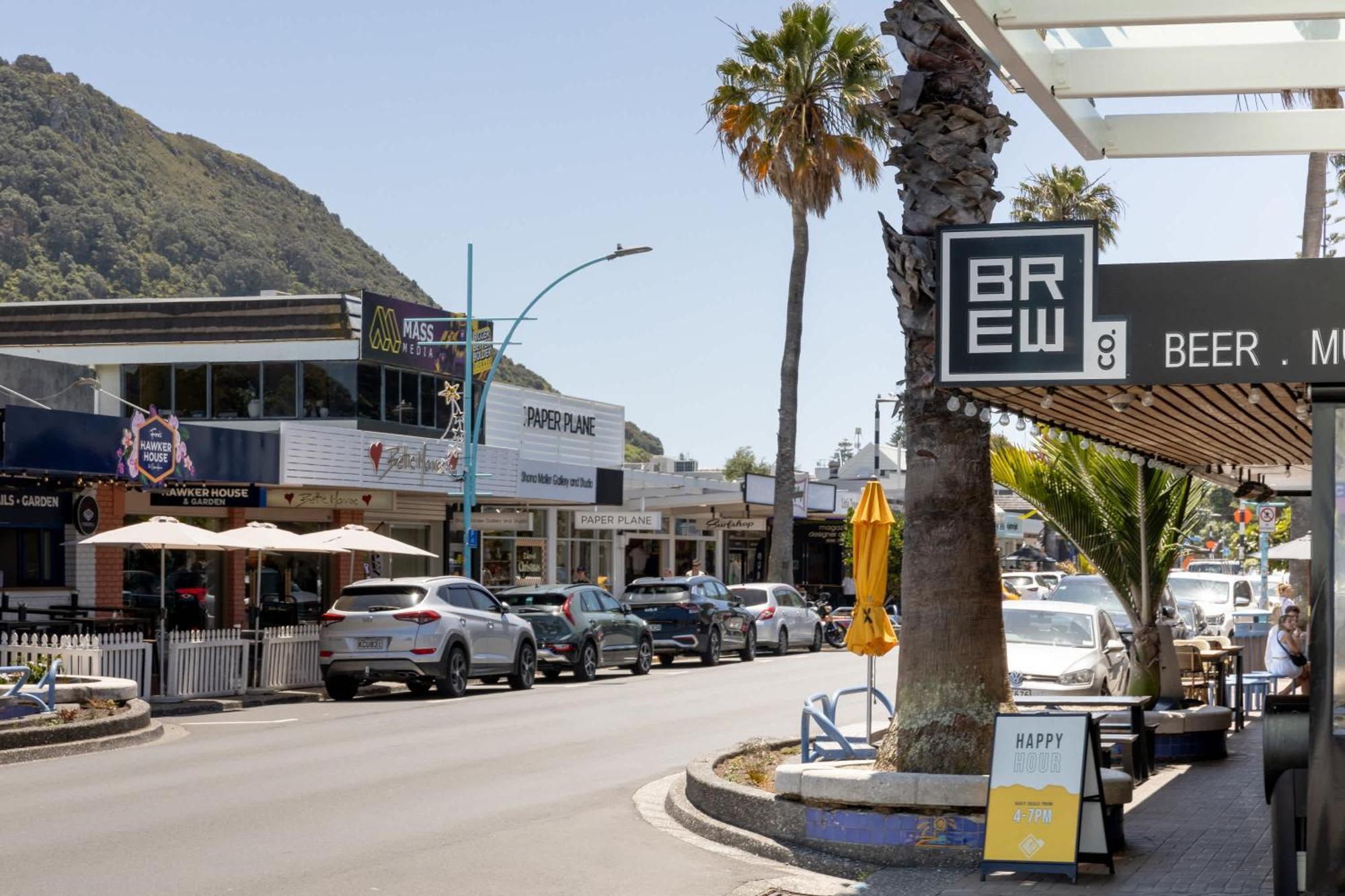 Apartmán Oceanside Bliss - Absolute Beachfront - Uninterrupted Ocean Views With Pool Mount Maunganui Exteriér fotografie